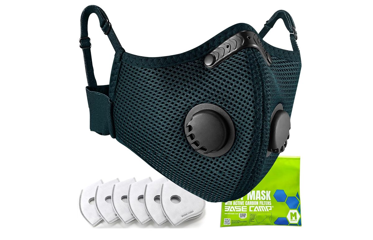Family protected with respiratory masks during a health emergency